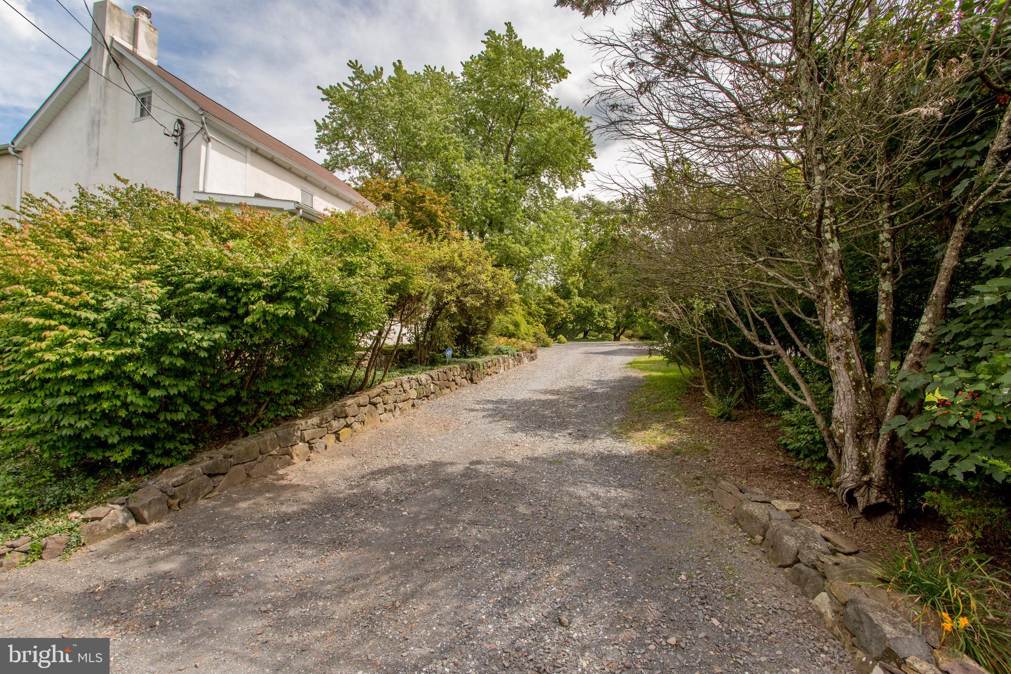 3416 Bursonville Road Riegelsville, PA 18077 - Photo 5 of 69