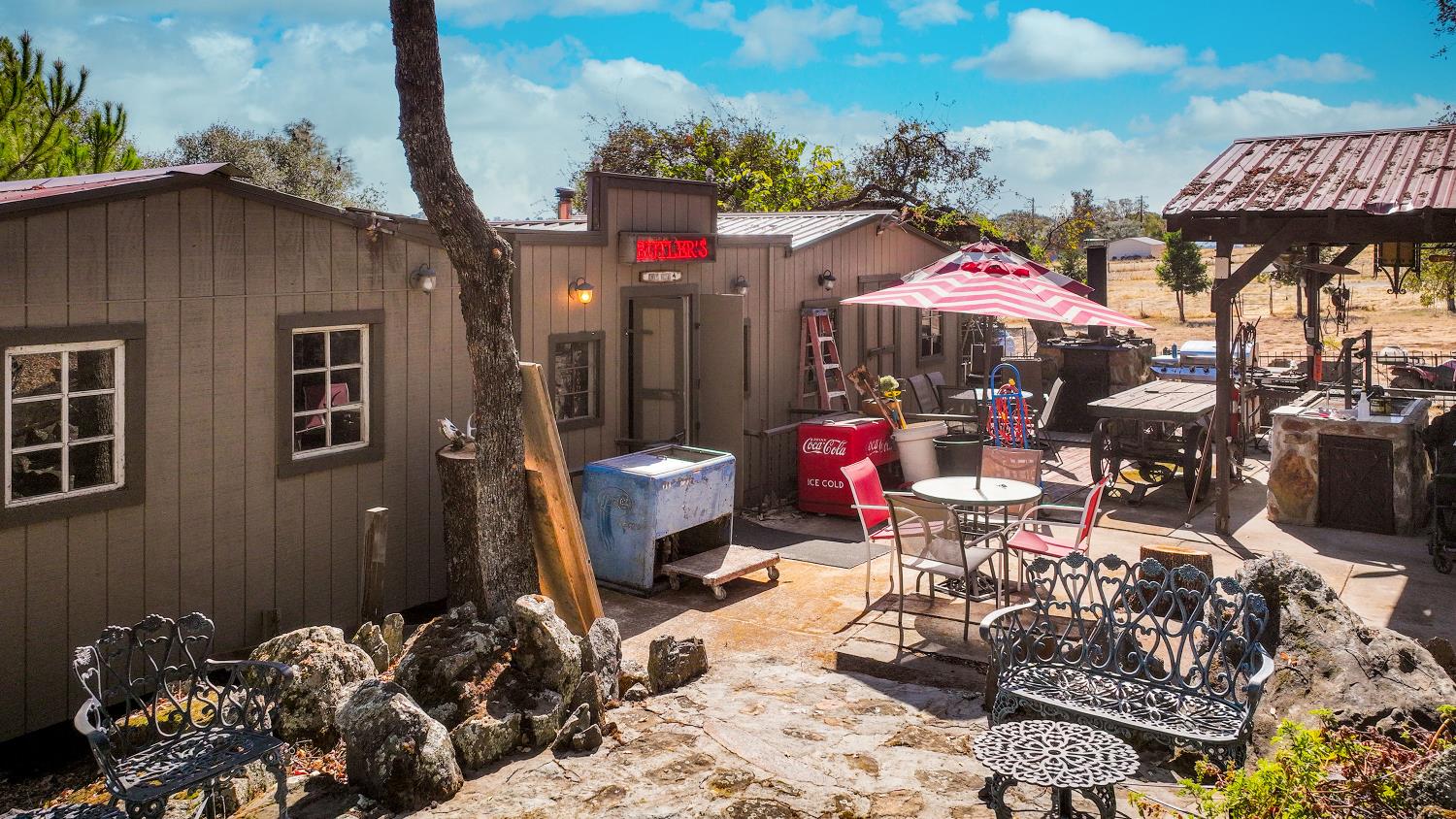 7080 Gwin Street Valley Springs, CA 95252 - Photo 92 of 96 a view of a chairs and tables in patio
