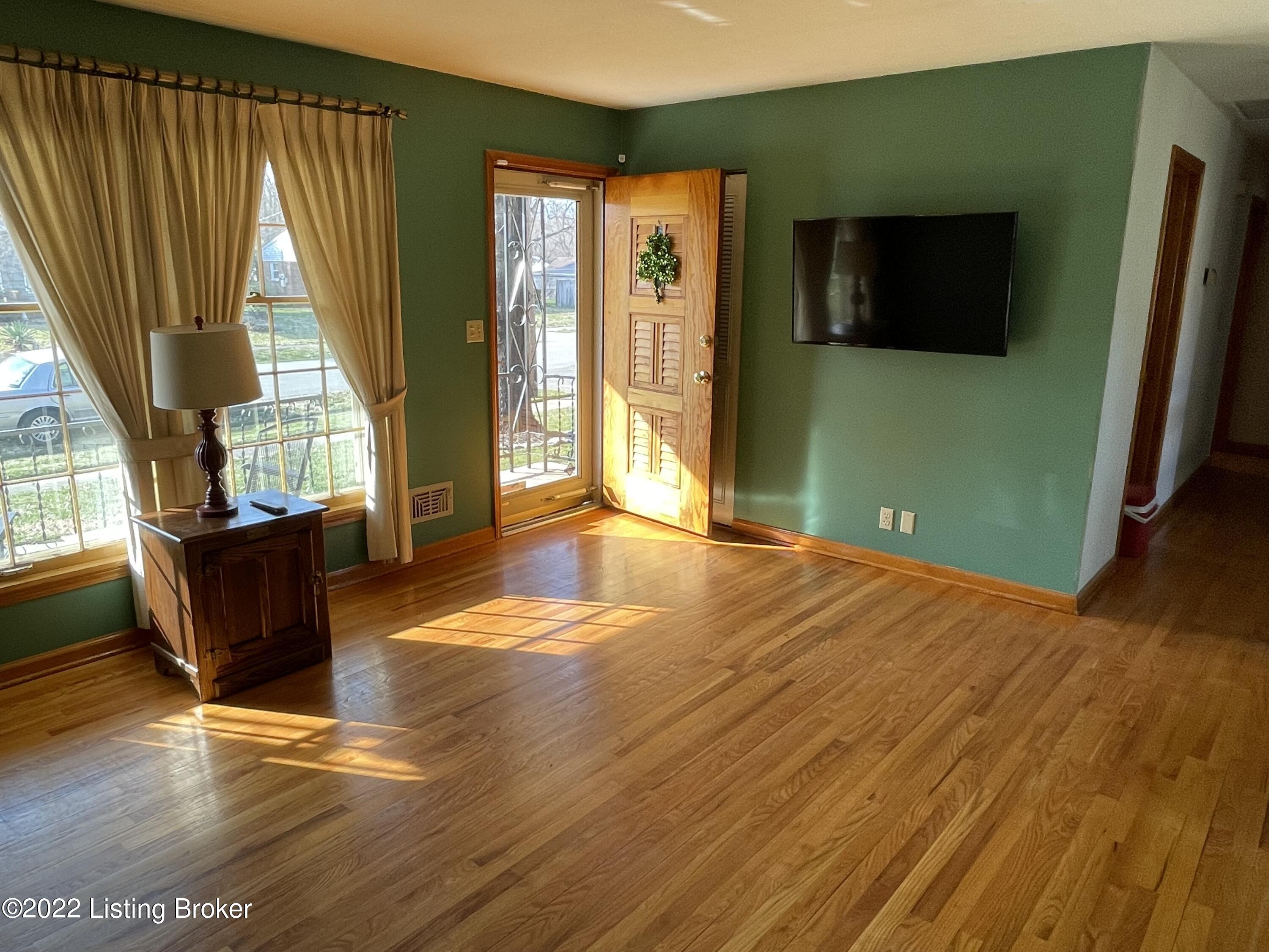 8611 Moody Road Louisville, KY 40219 - Photo 6 of 26 IMG-7760