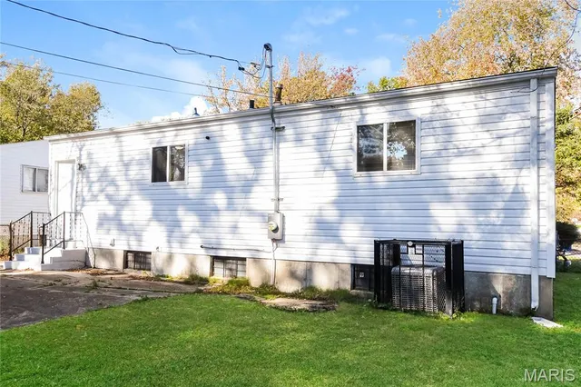 $1,170 | 1210 Baron Avenue, St. Louis, MO 63138