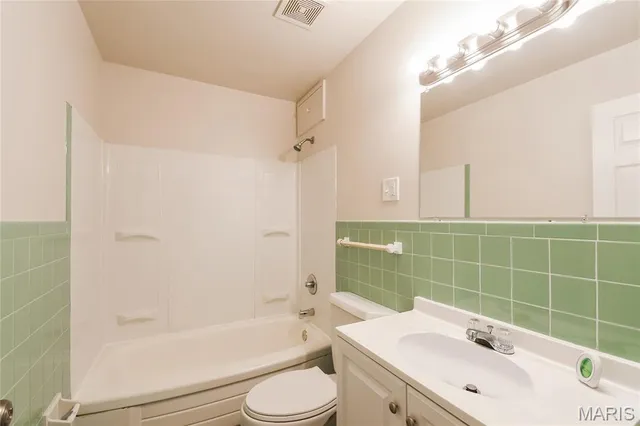 $1,170 | 1210 Baron Avenue, St. Louis, MO 63138