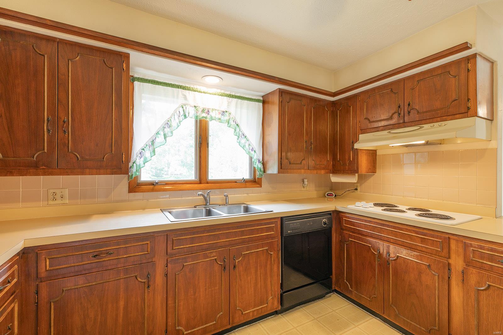 408 Cedar Greenfield, IL 62044 - Photo 20 of 37