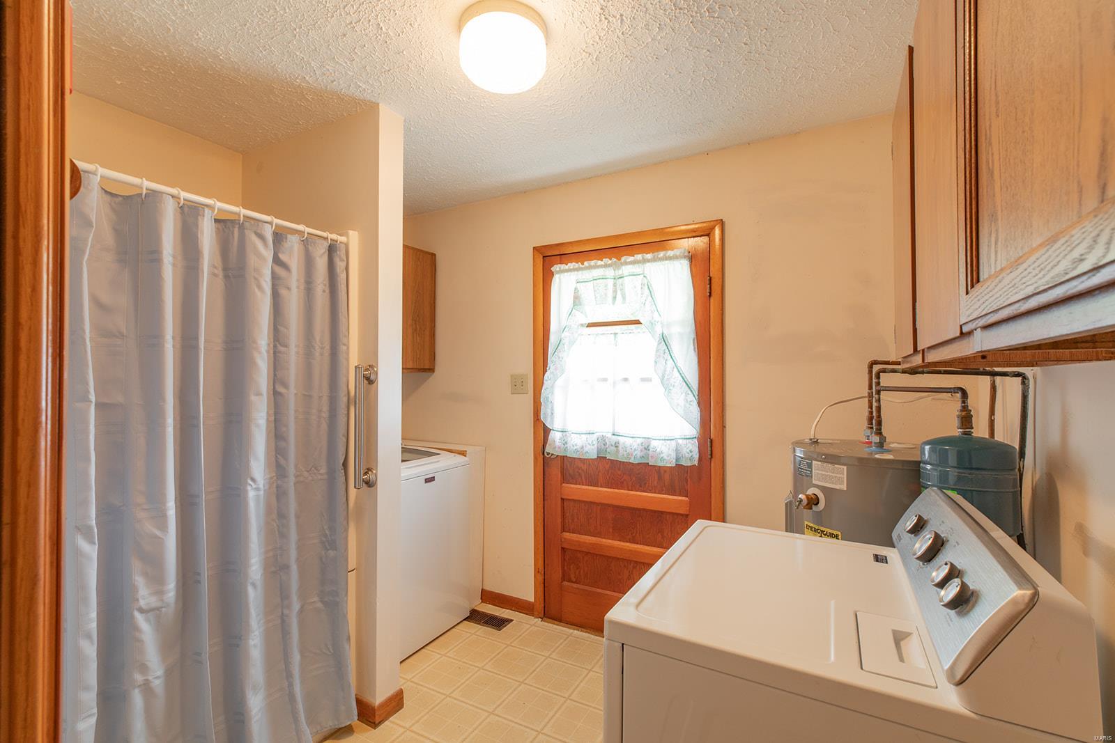 408 Cedar Greenfield, IL 62044 - Photo 23 of 37