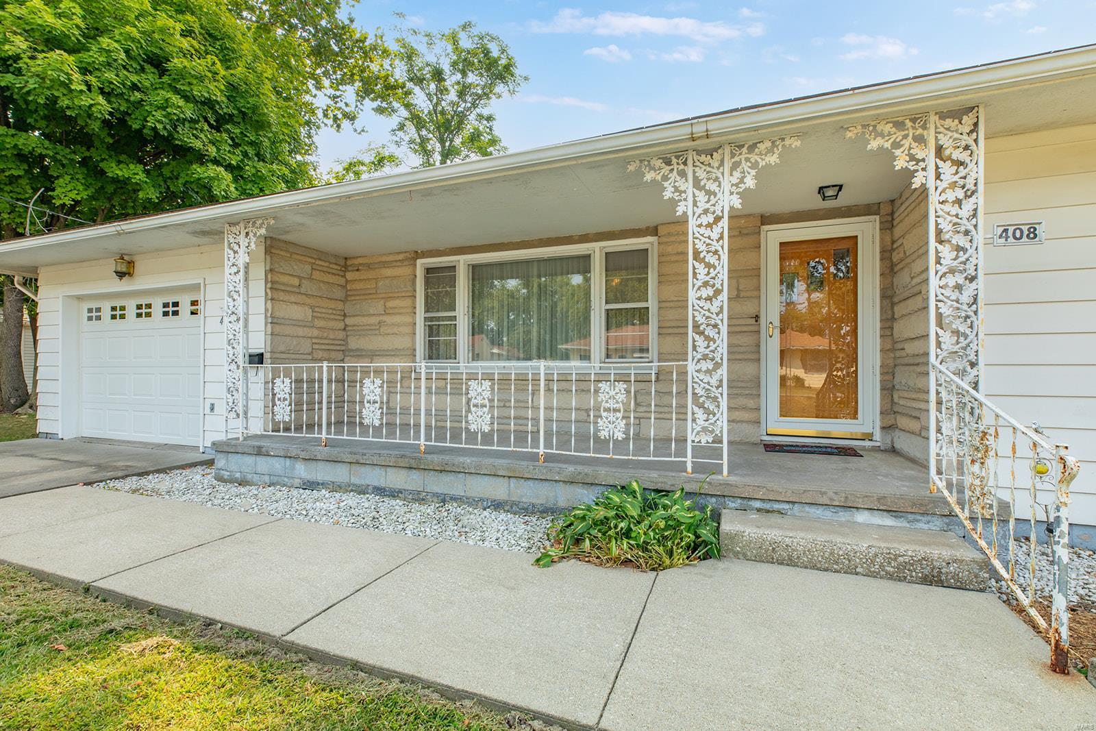 408 Cedar Greenfield, IL 62044 - Photo 5 of 37