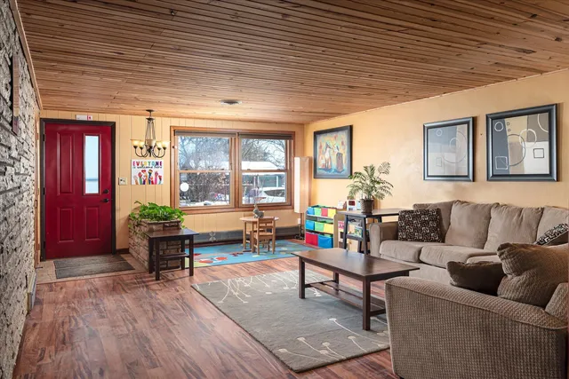 $269,000 | 414 South E Avenue, Viroqua, WI 54665