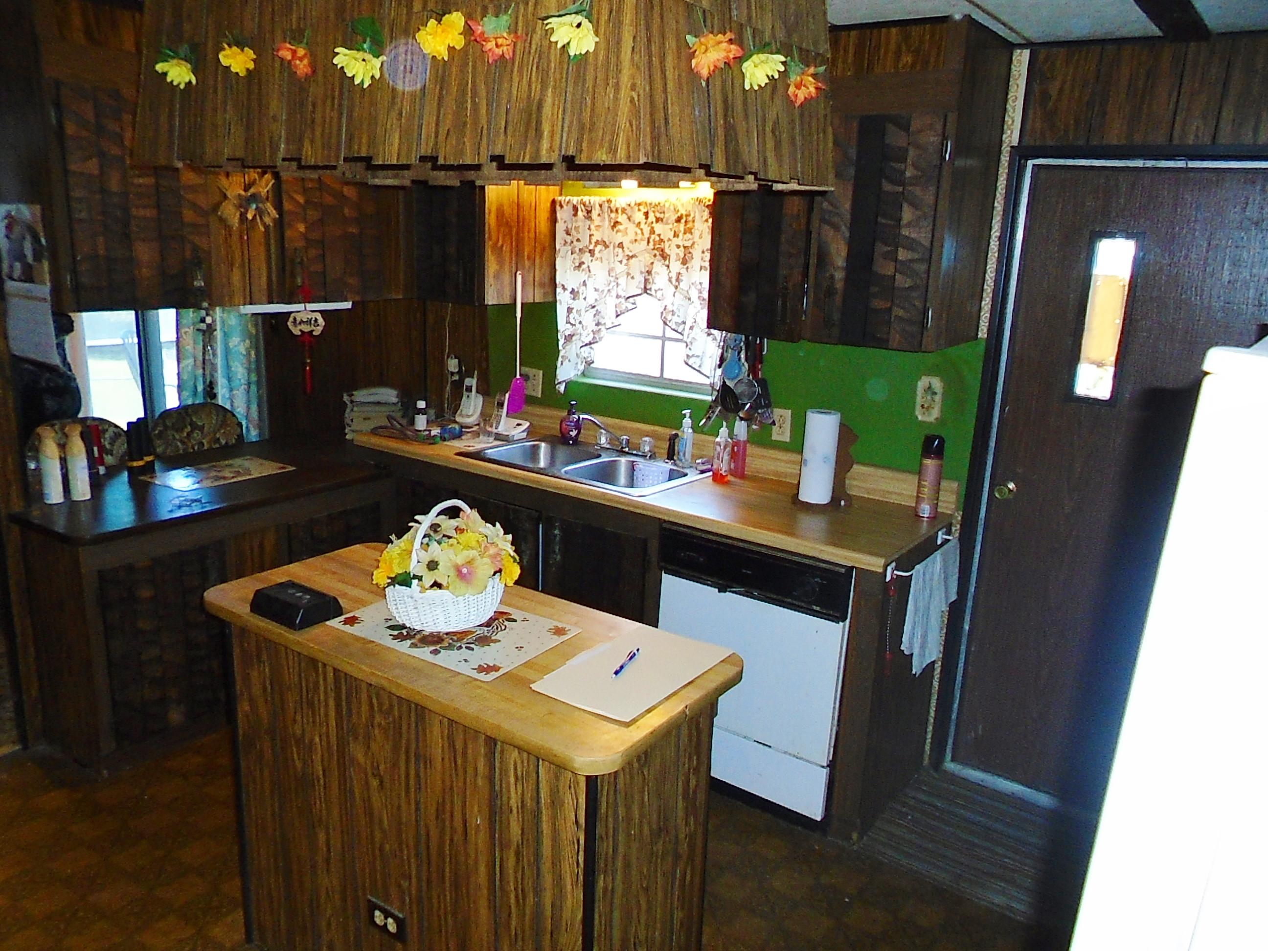 61 Vanderheide Road DeFuniak Springs, FL 32433 - Photo 6 of 18 Kitchen