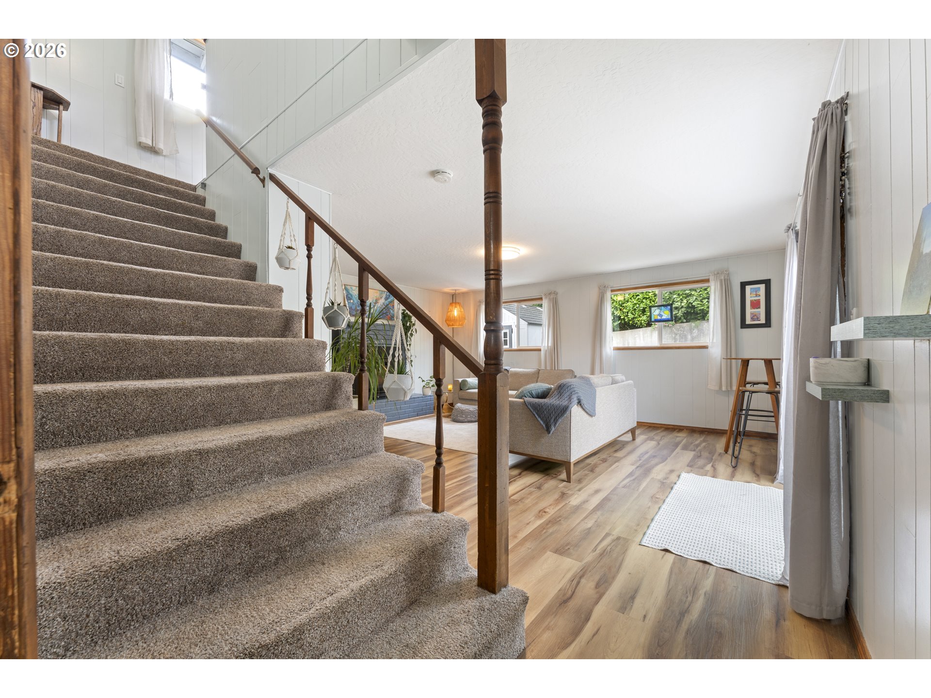 2185 North 8th Street Coos Bay, OR 97420 - Photo 18 of 30 Staircase