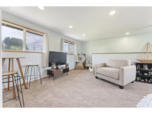 $360,000 | 2185 North 8th Street, Coos Bay, OR 97420