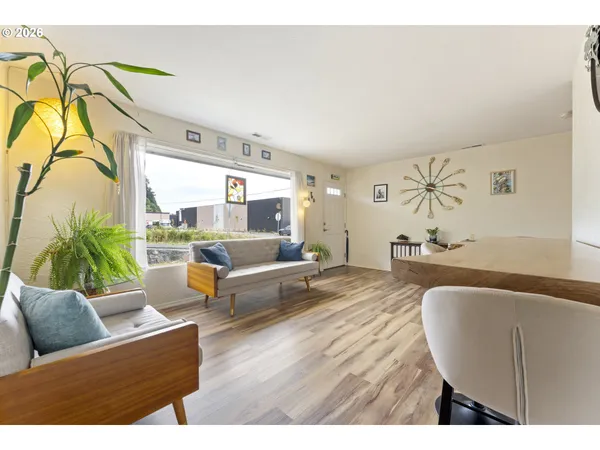 $360,000 | 2185 North 8th Street, Coos Bay, OR 97420