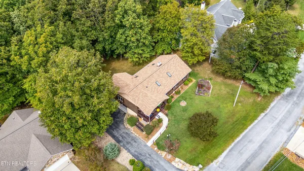 $319,900 | 16 Bingham Way, Crossville, TN 38558