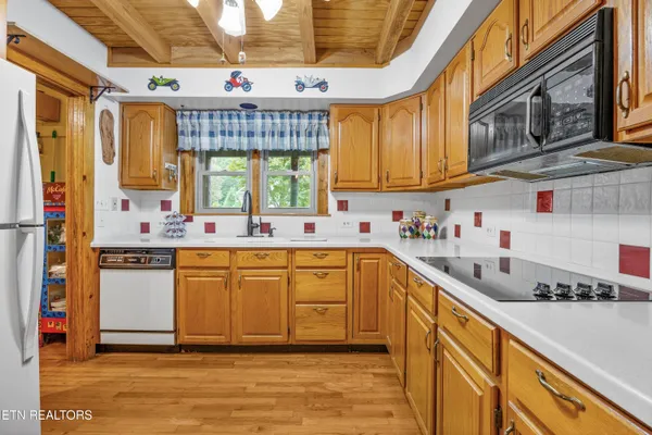 $319,900 | 16 Bingham Way, Crossville, TN 38558