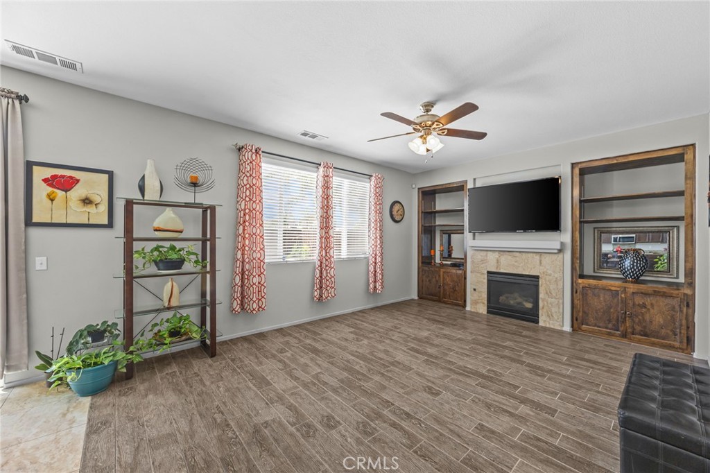 29424 Riptide Drive Menifee, CA 92585 - Photo 5 of 34
