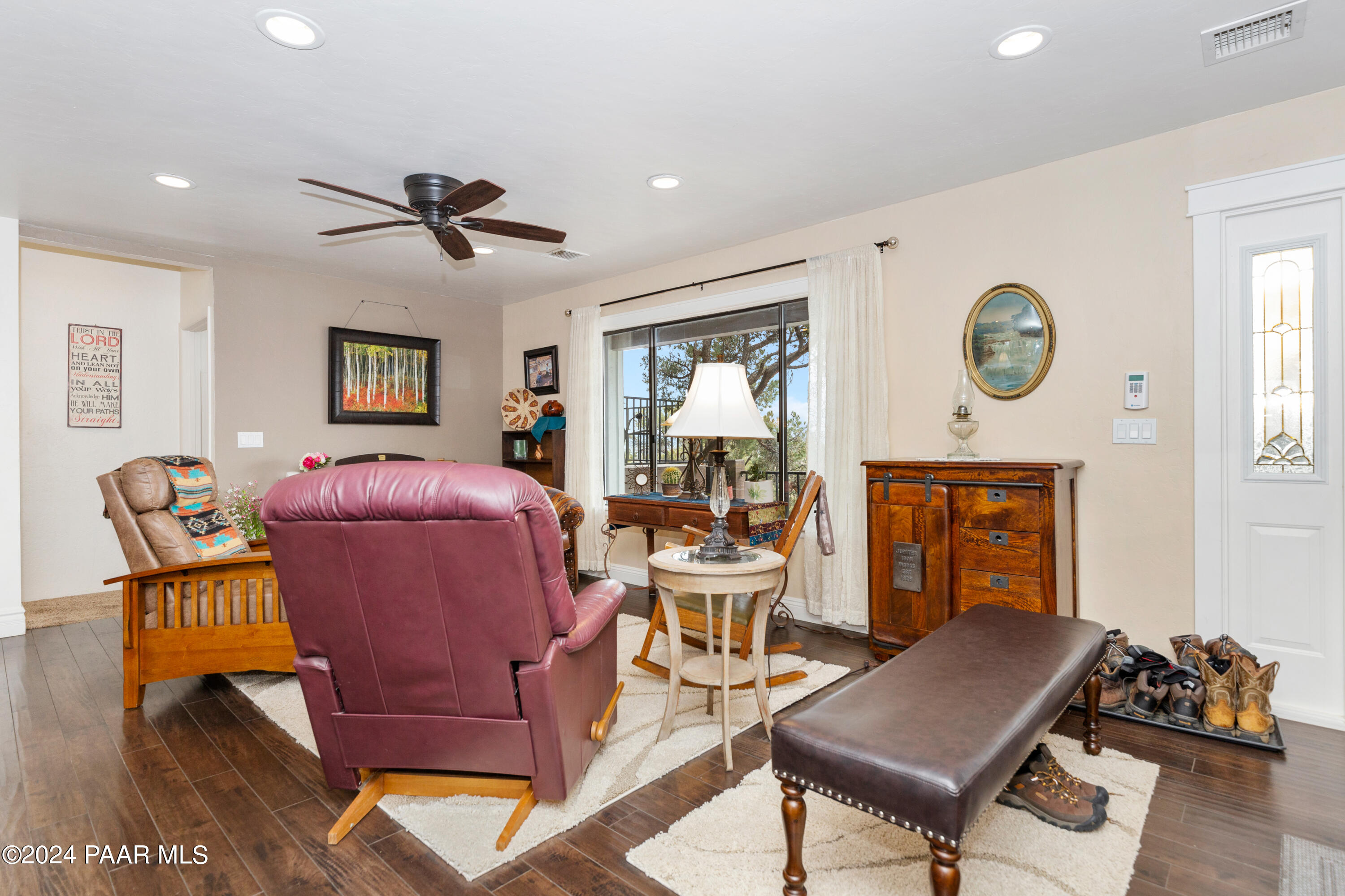 4750 Dome Road Prescott, AZ 86305 - Photo 13 of 43 Living Room