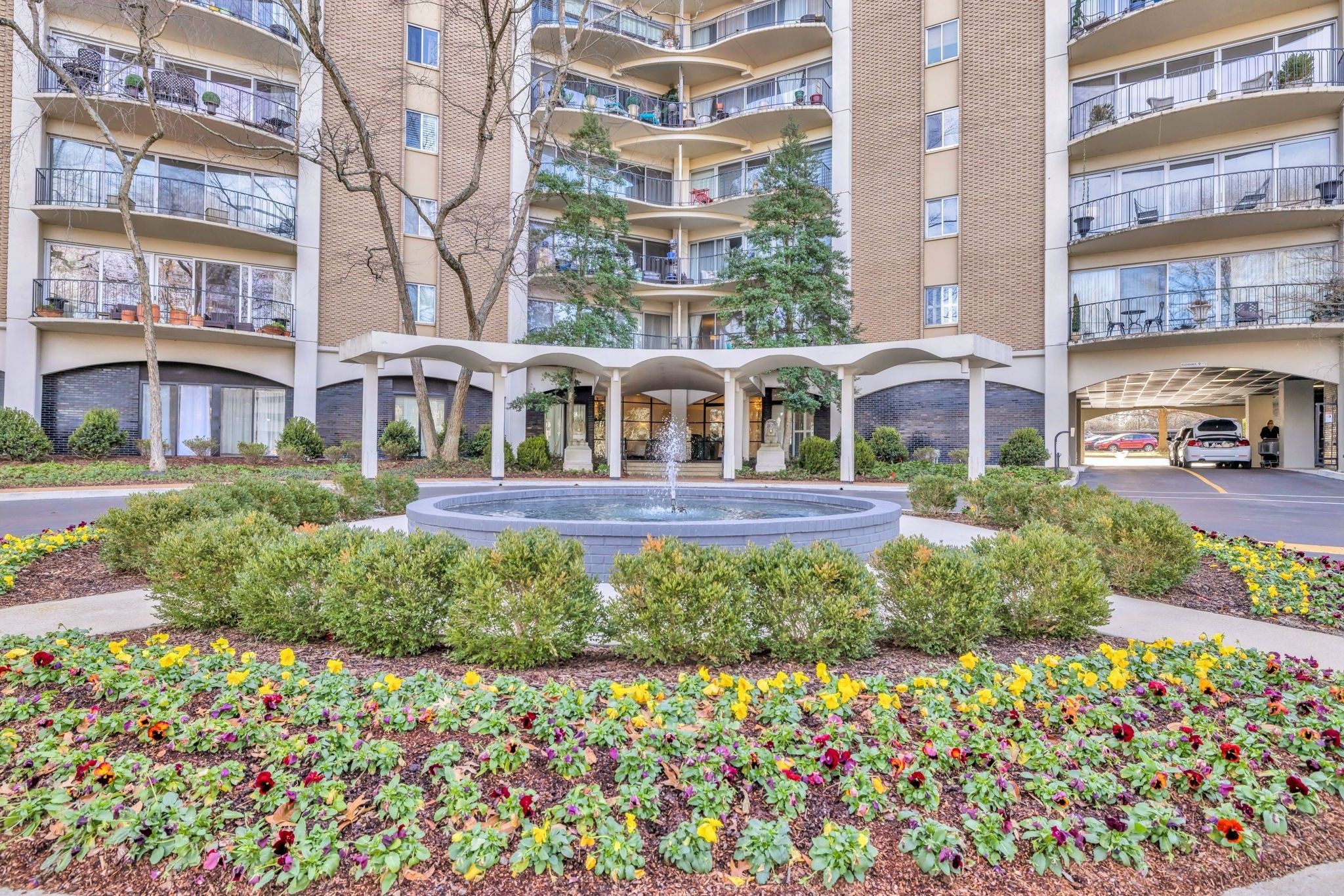 4215 Harding Pike, Unit 204 Nashville, TN 37205 - Photo 1 of 40 front view of a building