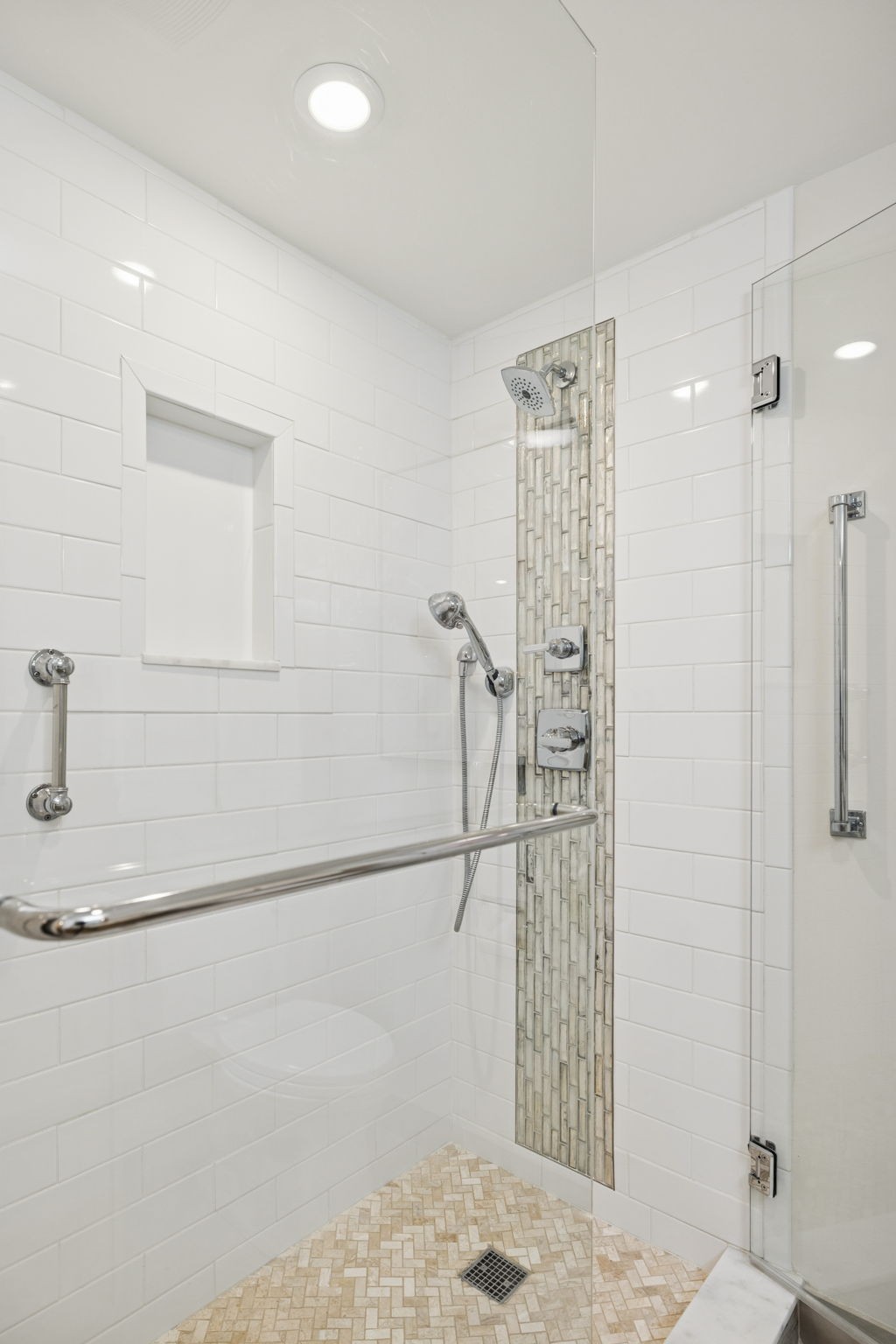 4215 Harding Pike, Unit 204 Nashville, TN 37205 - Photo 30 of 40 a bathroom with a shower
