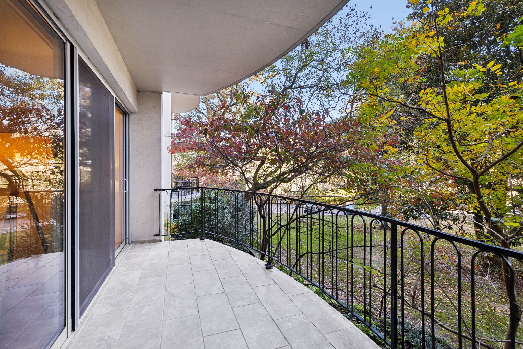4215 Harding Pike, Unit 204 Nashville, TN 37205 - Photo 33 of 40 a view of a balcony