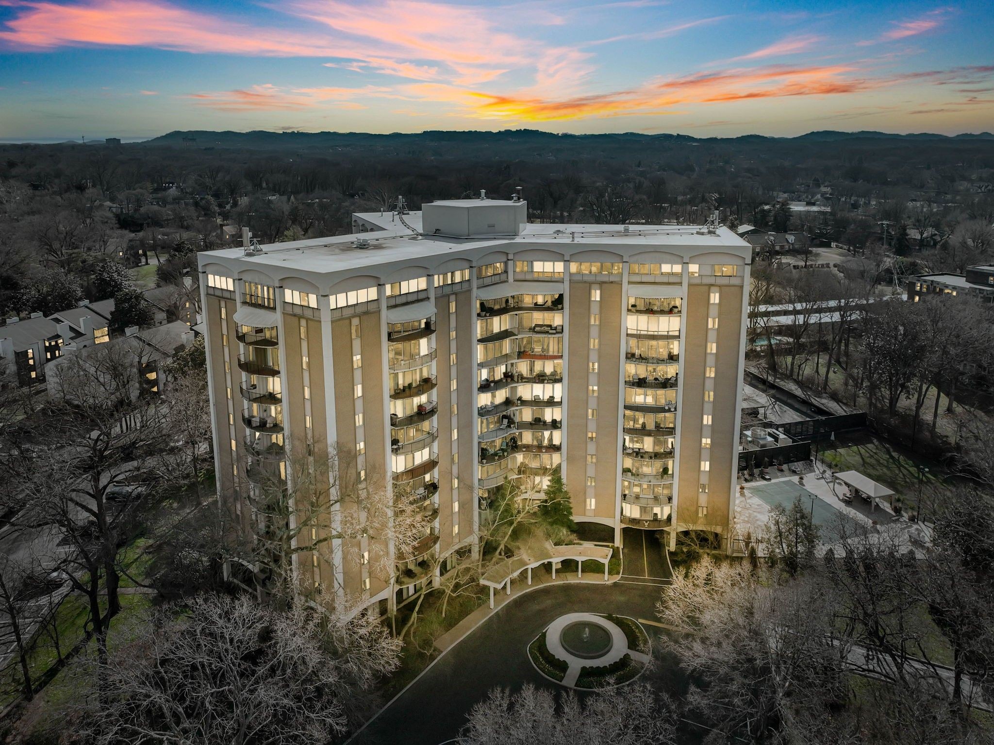 4215 Harding Pike, Unit 204 Nashville, TN 37205 - Photo 39 of 40 a view of a city with tall buildings