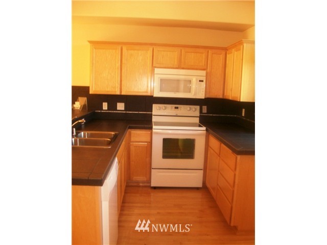 11564 Southeast 170th Court Renton, WA 98055 - Photo 3 of 15