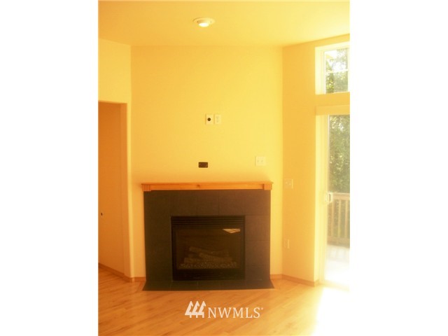 11564 Southeast 170th Court Renton, WA 98055 - Photo 6 of 15