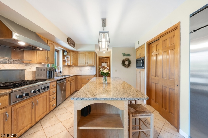 120 Old Clinton Road Flemington, NJ 08822 - Photo 8 of 50