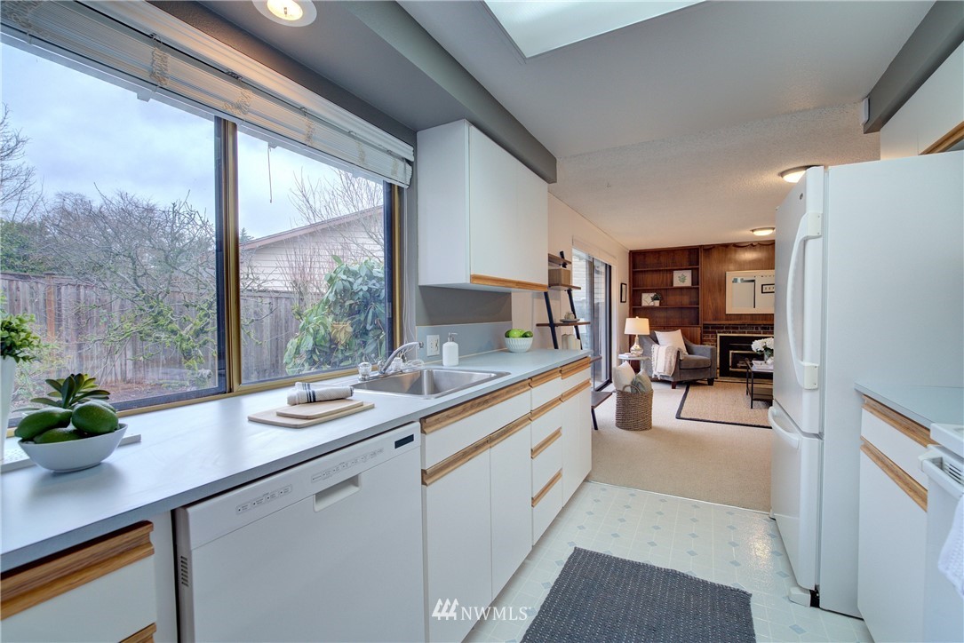 8962 Northeast 192nd Place Bothell, WA 98011 - Photo 13 of 23 Gallery Image 13