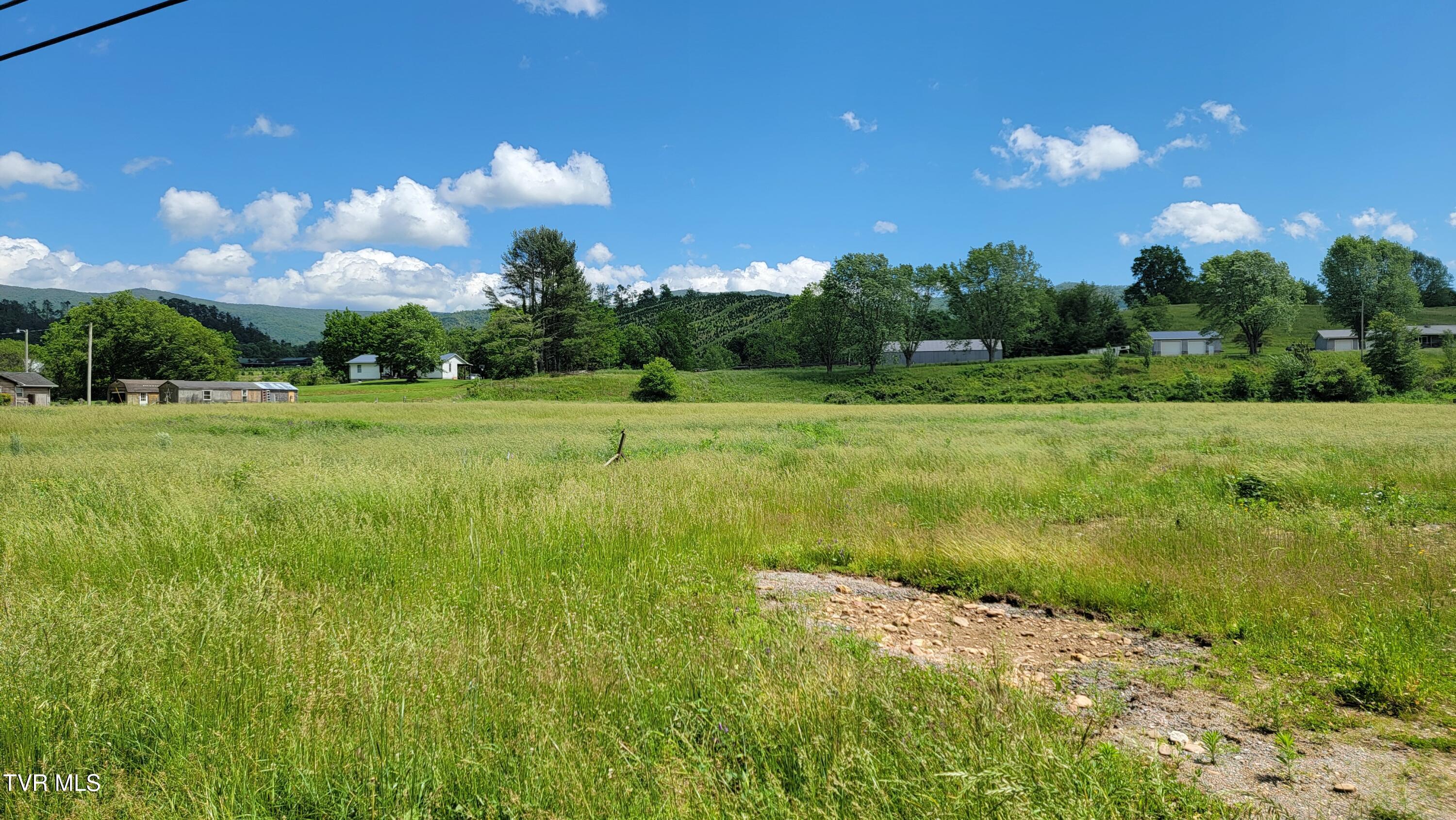 262 Stout Branch Road Mountain City, TN 37683 - Photo 1 of 6 20250521_145832