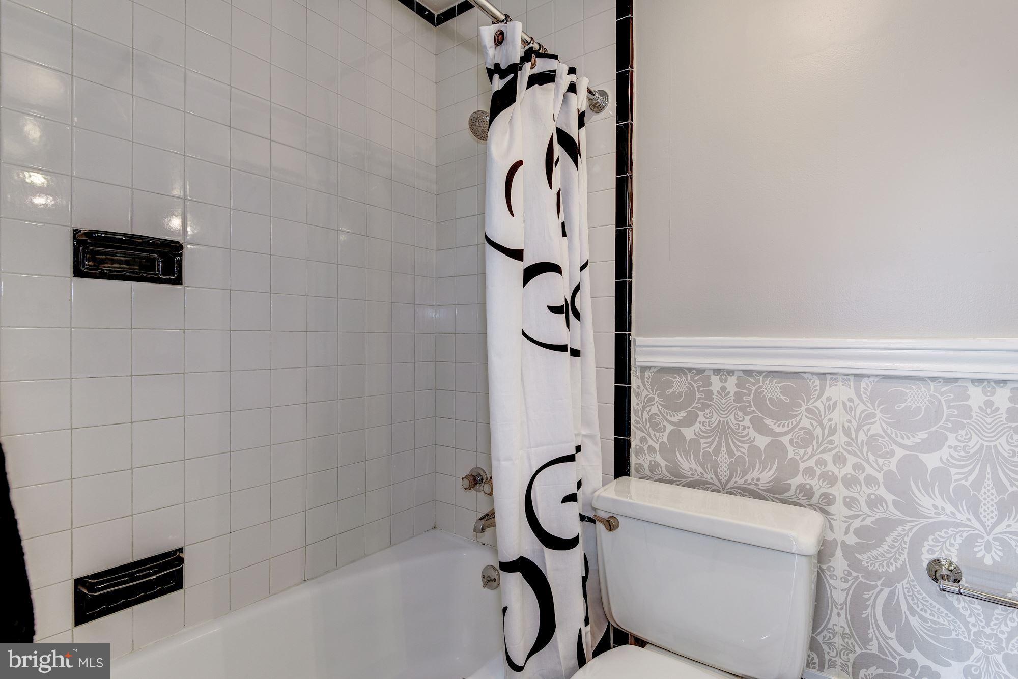 2404 Tunlaw Road Northwest Washington, DC 20007 - Photo 22 of 30 Bath
