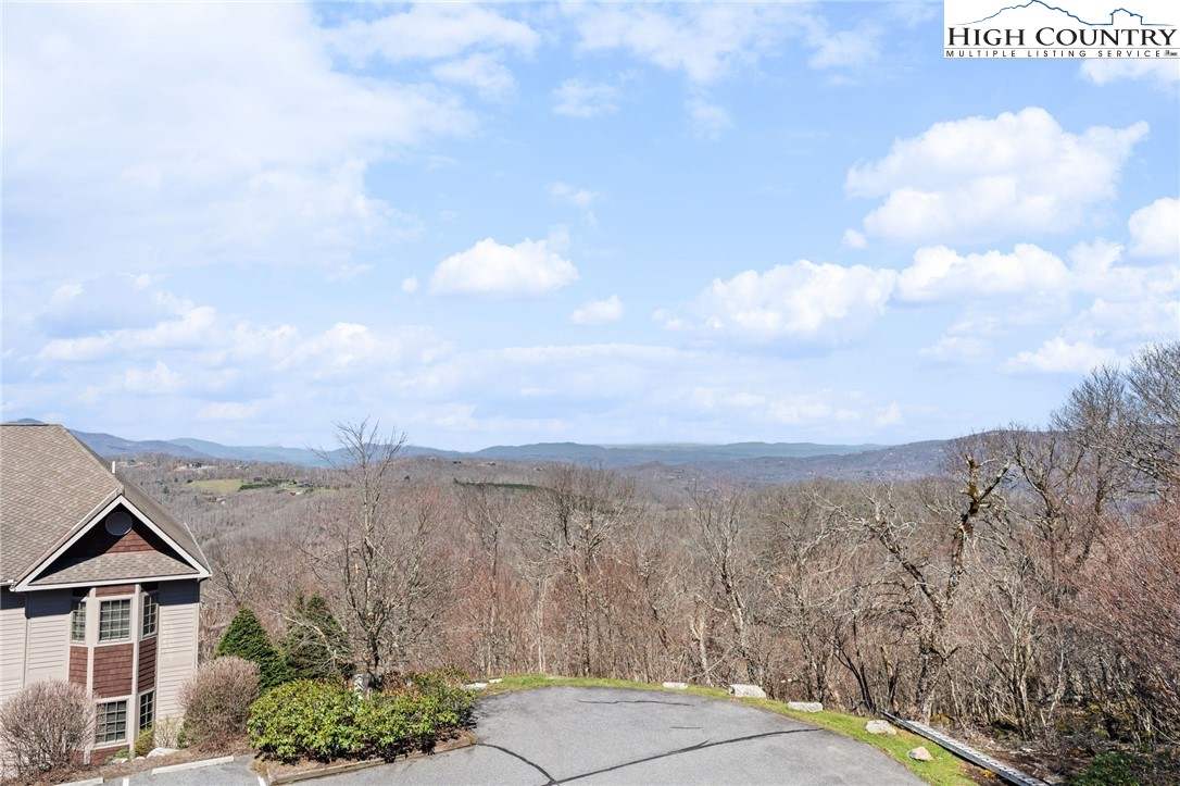 143 Wildflower Ridge, Unit 17D Sugar Mountain, NC 28604 - Photo 28 of 36 a view of a city