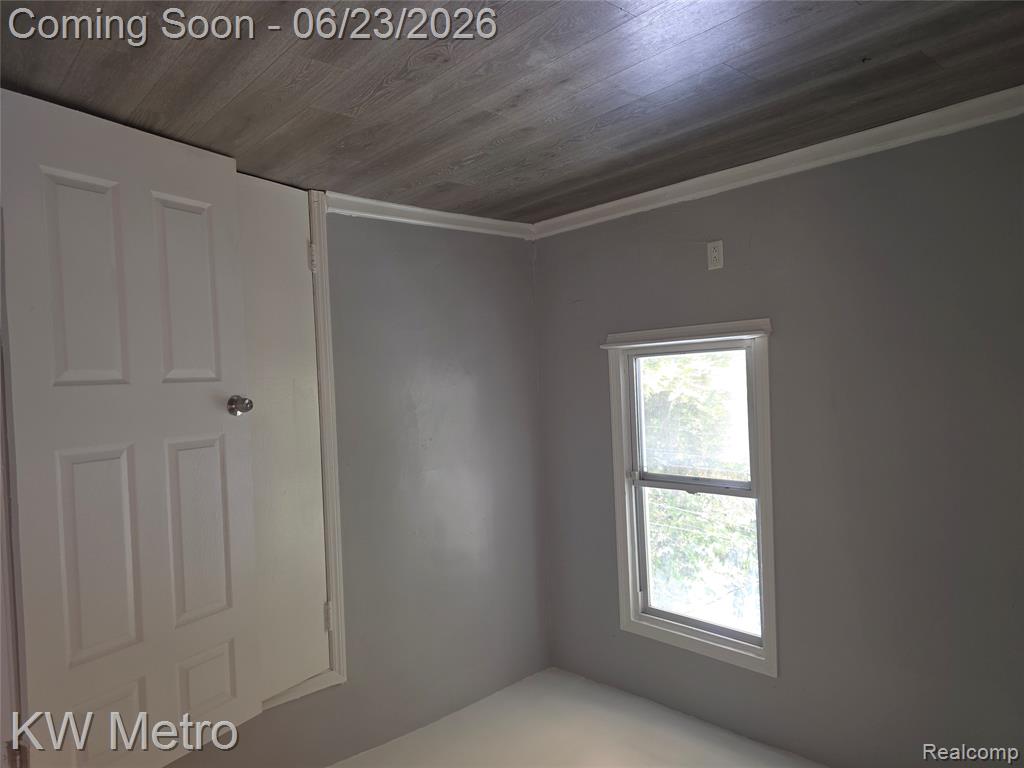 19350 Huntington Road Detroit, MI 48219 - Photo 9 of 16