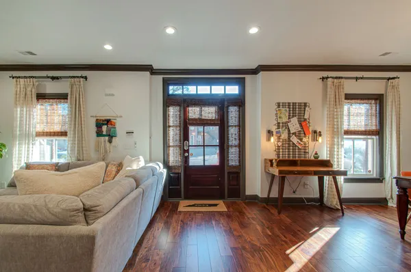 $3,875 | 2110 Acklen Avenue, Unit 102, Nashville, TN 37212