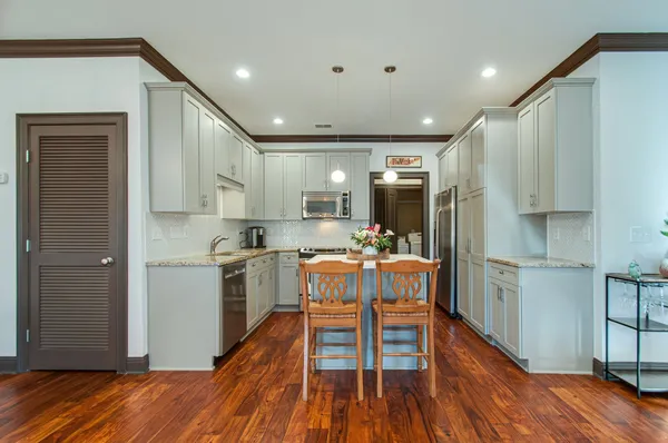 $3,875 | 2110 Acklen Avenue, Unit 102, Nashville, TN 37212