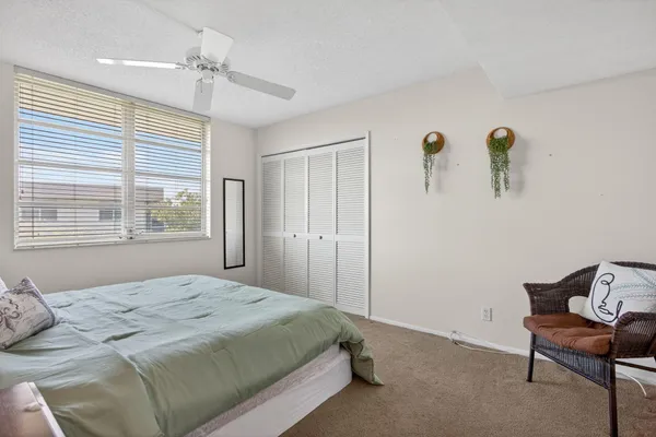 $2,800 | 3960 Oaks Clubhouse Drive, Unit 512, Pompano Beach, FL 33069