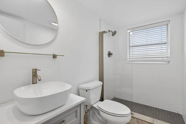 $2,800 | 3960 Oaks Clubhouse Drive, Unit 512, Pompano Beach, FL 33069