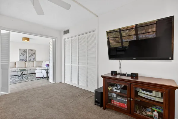 $2,800 | 3960 Oaks Clubhouse Drive, Unit 512, Pompano Beach, FL 33069