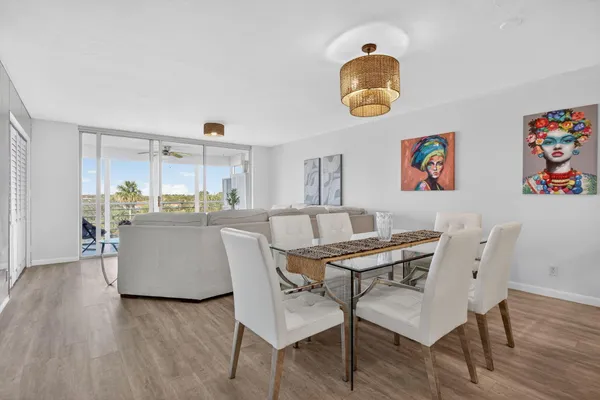 $2,800 | 3960 Oaks Clubhouse Drive, Unit 512, Pompano Beach, FL 33069