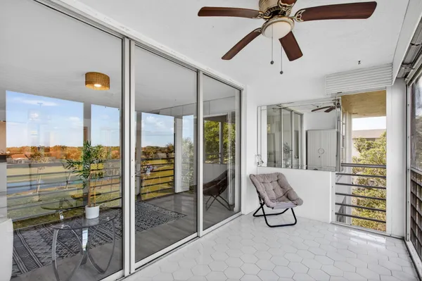 $2,800 | 3960 Oaks Clubhouse Drive, Unit 512, Pompano Beach, FL 33069