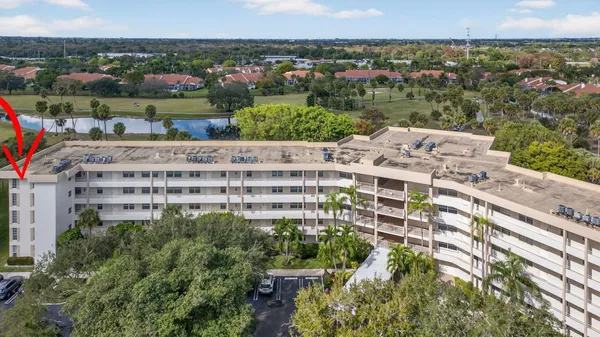 $2,800 | 3960 Oaks Clubhouse Drive, Unit 512, Pompano Beach, FL 33069