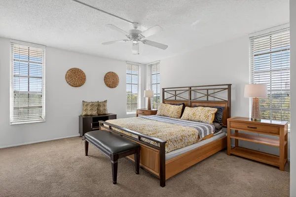 $2,800 | 3960 Oaks Clubhouse Drive, Unit 512, Pompano Beach, FL 33069