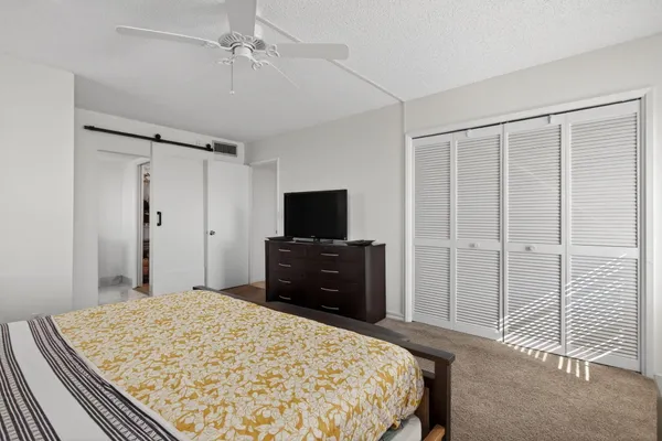 $2,800 | 3960 Oaks Clubhouse Drive, Unit 512, Pompano Beach, FL 33069