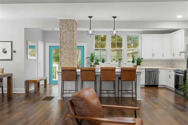 $1,200,000 | 623 1st Avenue North, Safety Harbor, FL 34695