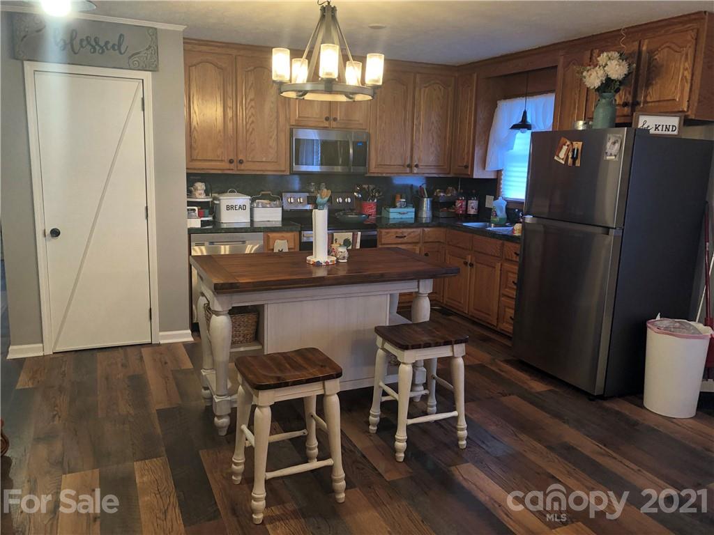 506 Pea Ridge Street Morganton, NC 28655 - Photo 7 of 40 Gallery Image 7