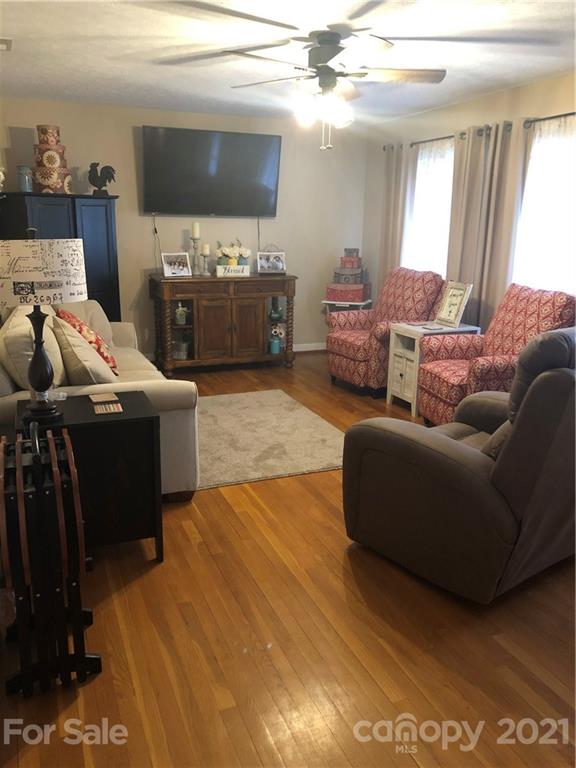 506 Pea Ridge Street Morganton, NC 28655 - Photo 10 of 40 Gallery Image 10