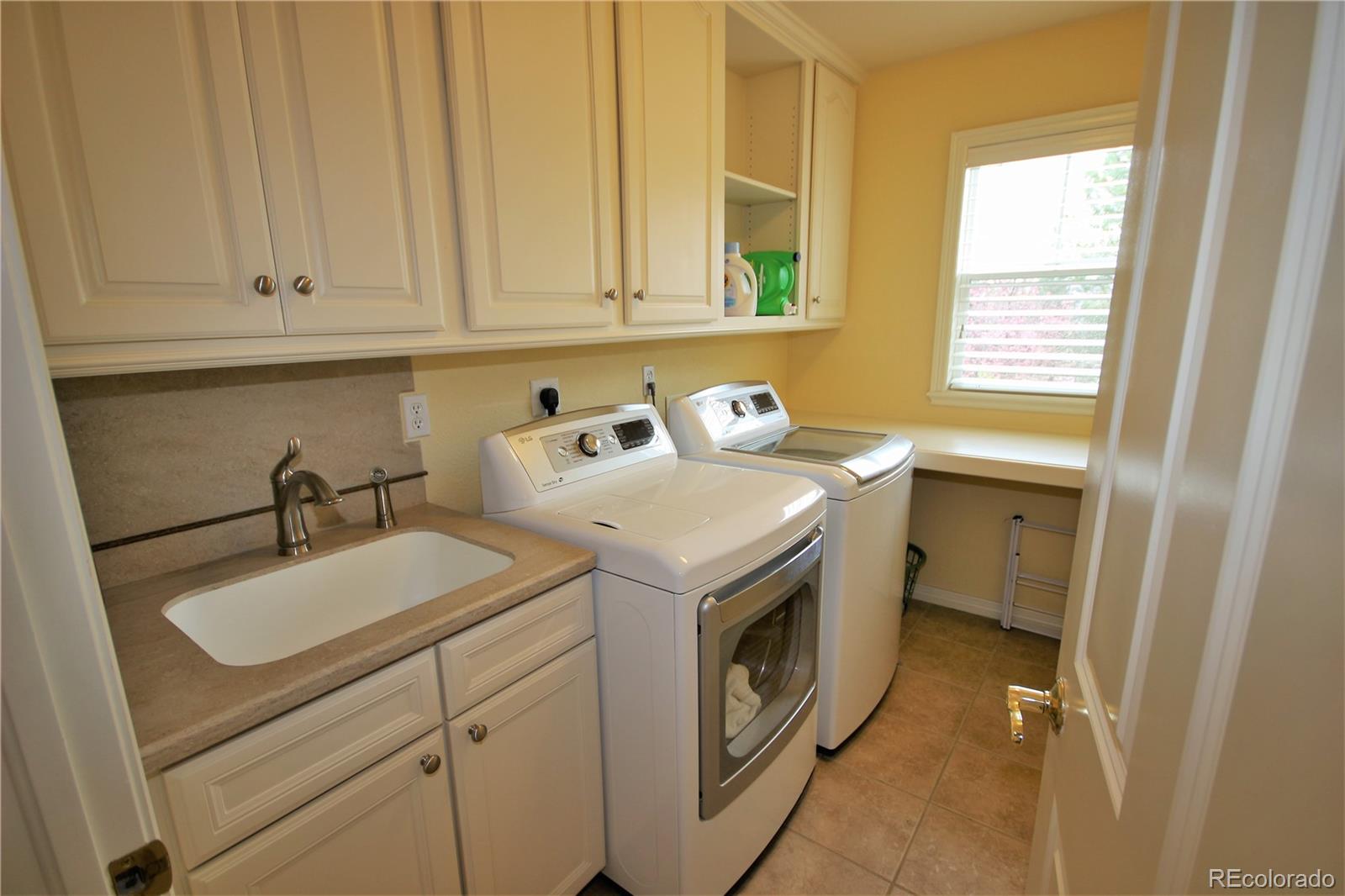 10596 Ridgecrest Circle Highlands Ranch, CO 80129 - Photo 25 of 35 Gallery Image 25