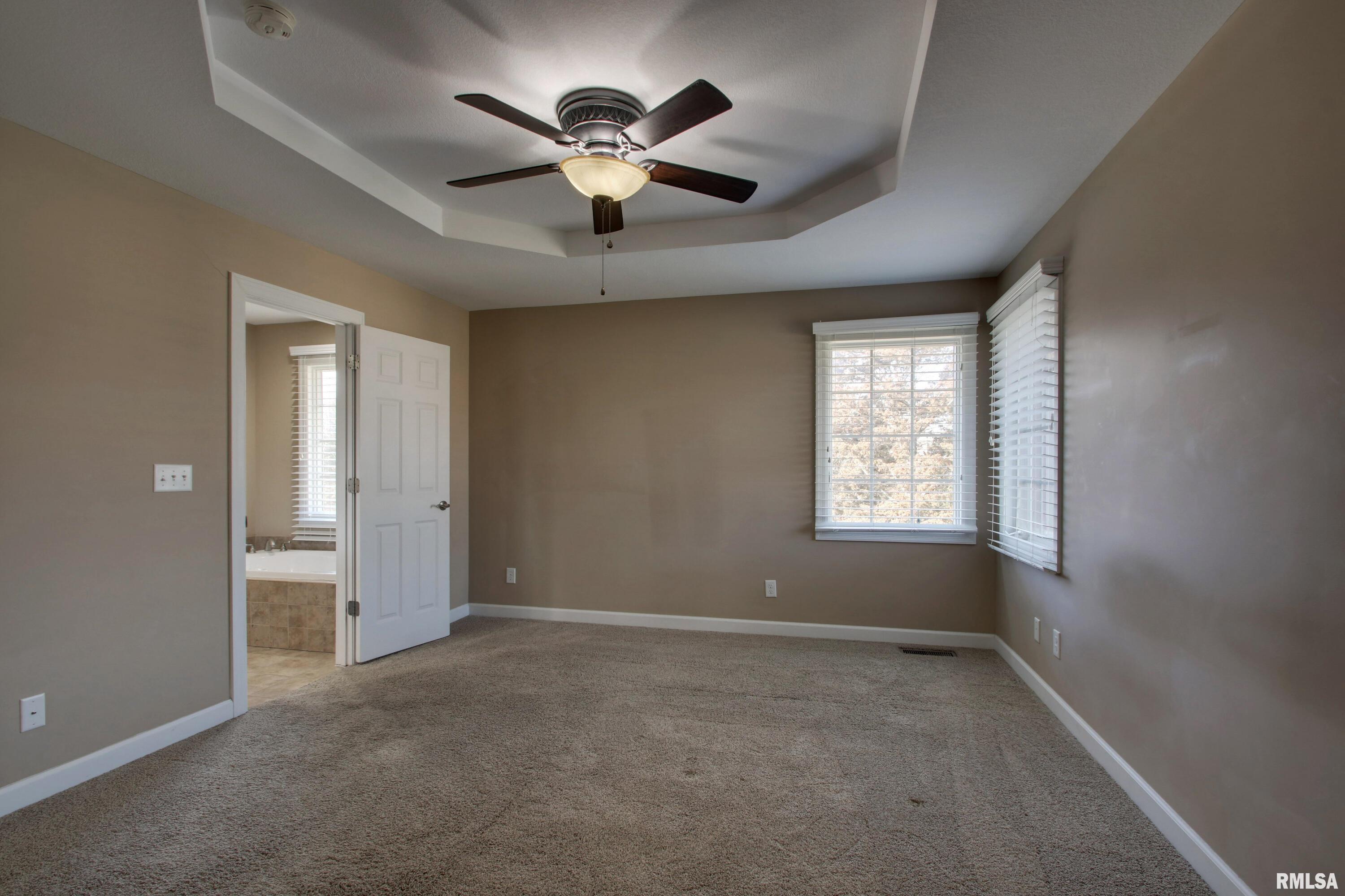 1222 Edinburgh Drive Quincy, IL 62305 - Photo 11 of 25