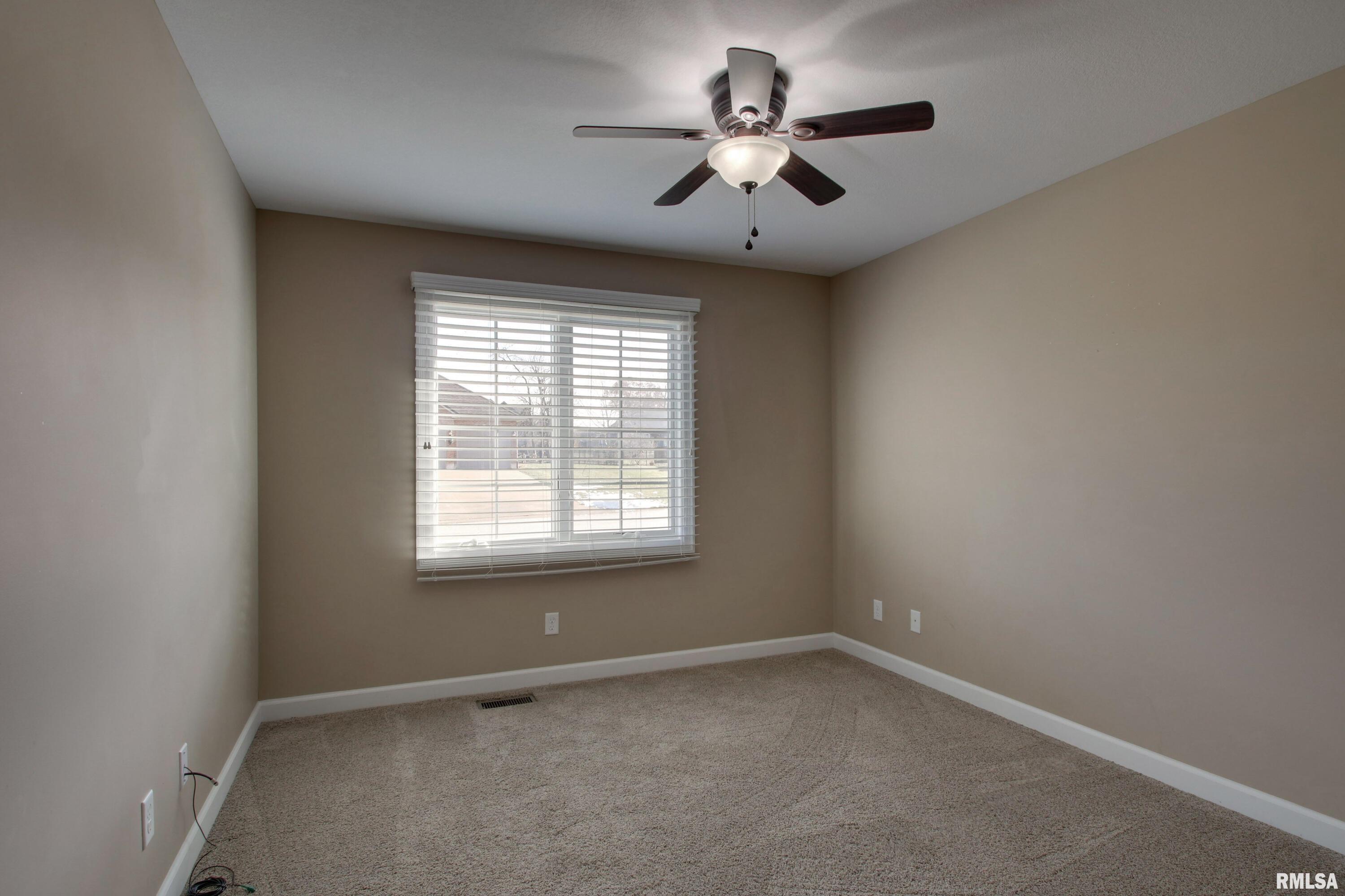 1222 Edinburgh Drive Quincy, IL 62305 - Photo 14 of 25