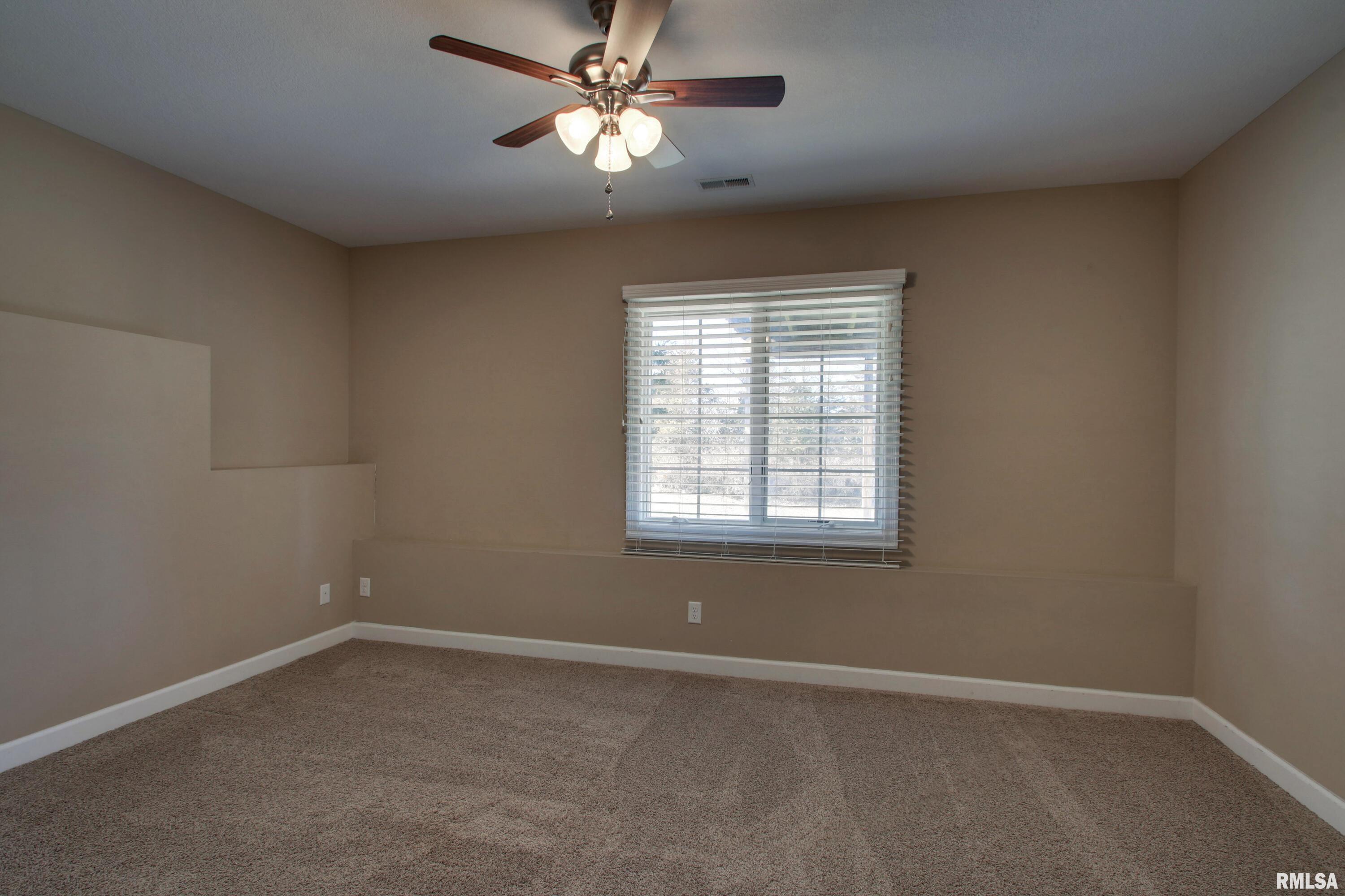 1222 Edinburgh Drive Quincy, IL 62305 - Photo 19 of 25