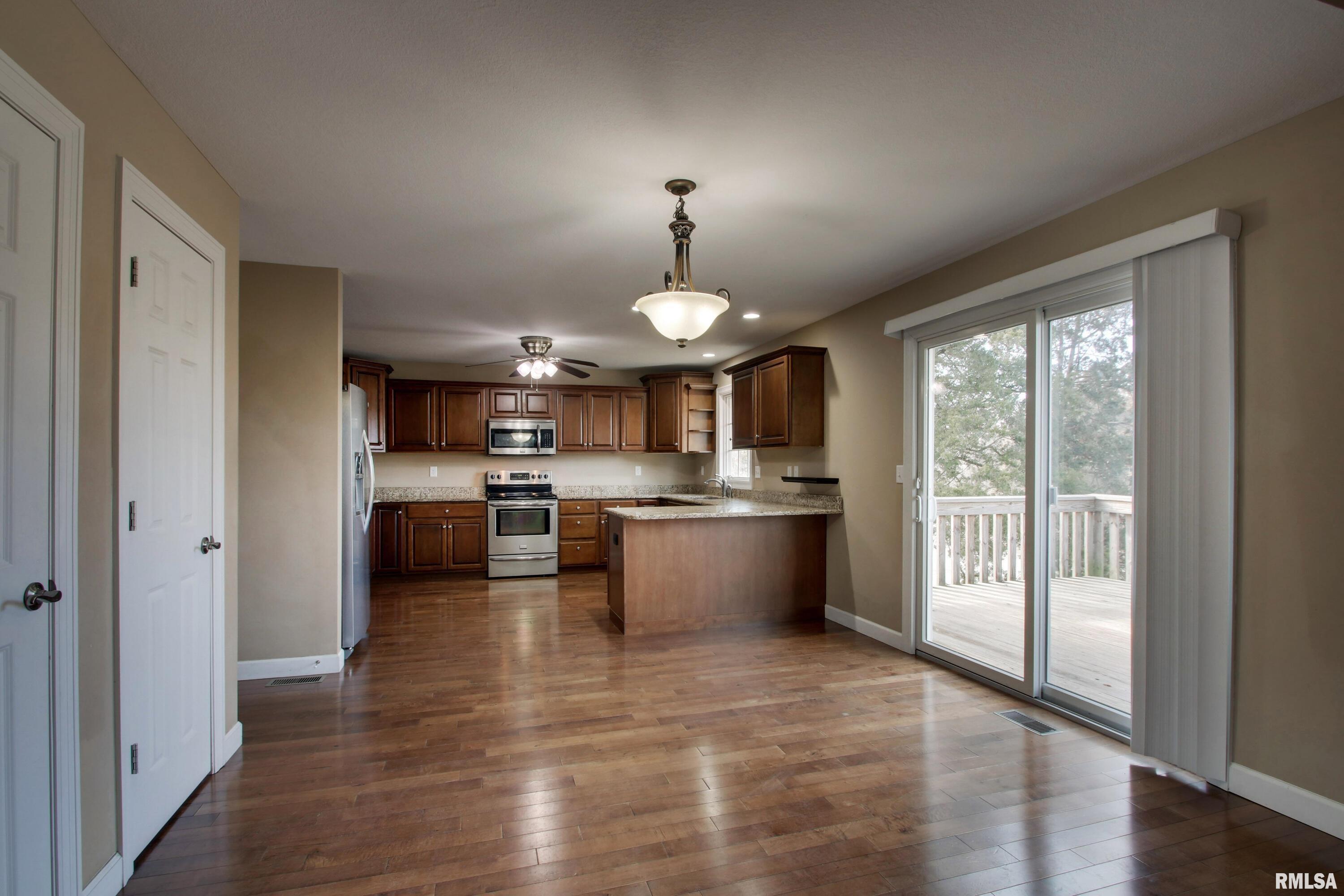 1222 Edinburgh Drive Quincy, IL 62305 - Photo 7 of 25