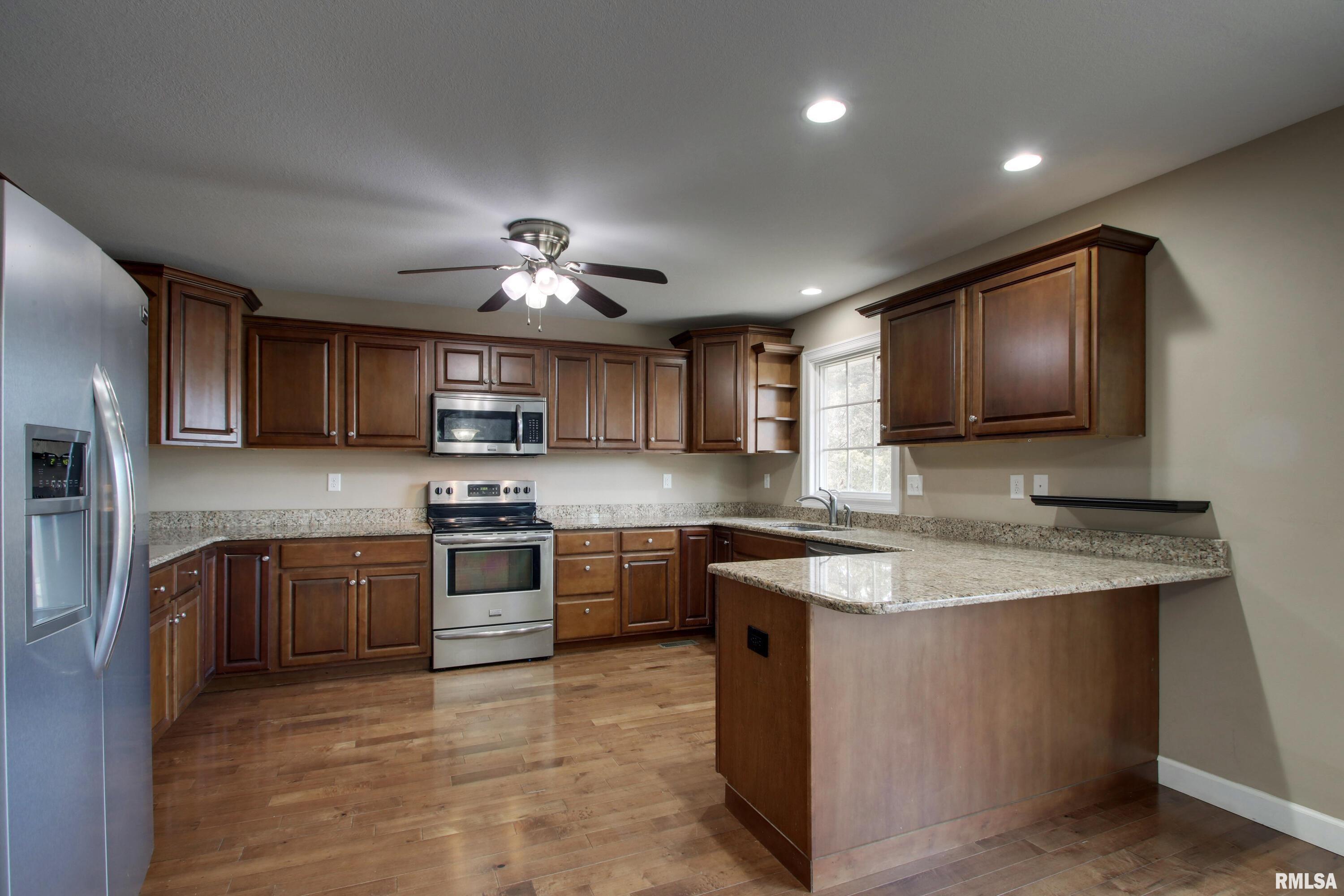 1222 Edinburgh Drive Quincy, IL 62305 - Photo 8 of 25