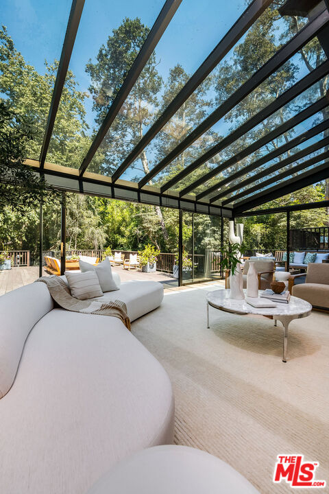 681 Brooktree Road Santa Monica, CA 90402 - Photo 7 of 32