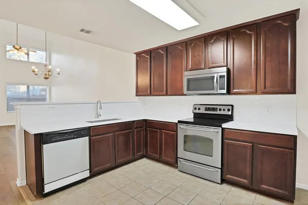 $2,400 | 9938 Wake Bridge Drive, Frisco, TX 75035